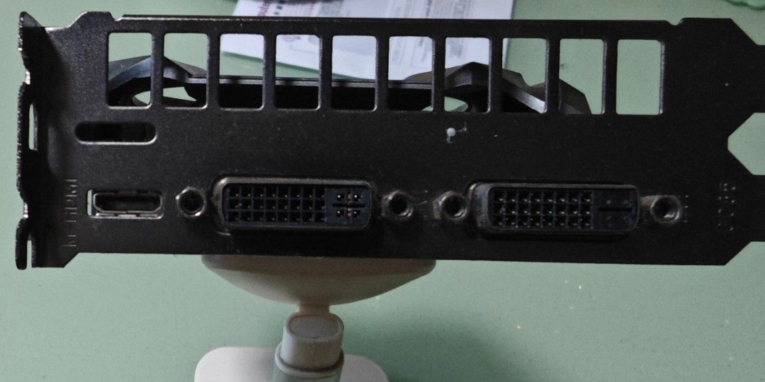 Galaxy 顯示卡 （分類：電腦周邊產品）位於 Hong Kong。 由 himark380 提交（商品編號 1449227730，圖片 3）。簡介： Galaxy 顯示卡 GTX650 GC PCI-E 1GB DDR5 128Bit 完全正常。