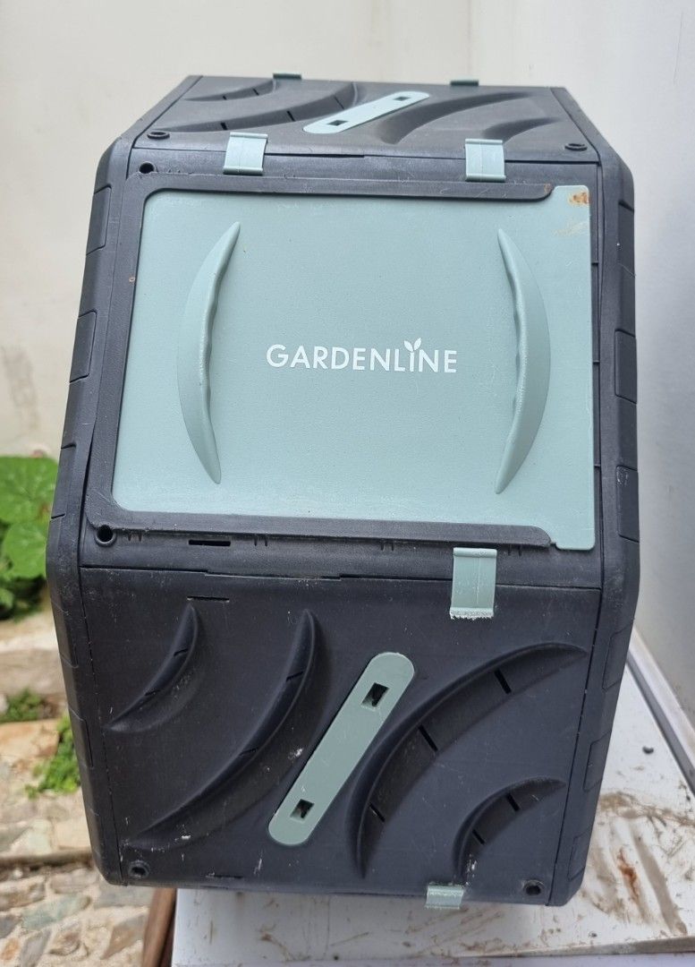 Gardenline Tumbling Composter Drum Recycling Bin (Category: Gardening Tools & Ornaments) located in San Juan City. Submitted by salesite (Listing ID 1449171109, Image 3). Description: - recycling -no hand mixing needed -for garden soil and fertilizer making.
