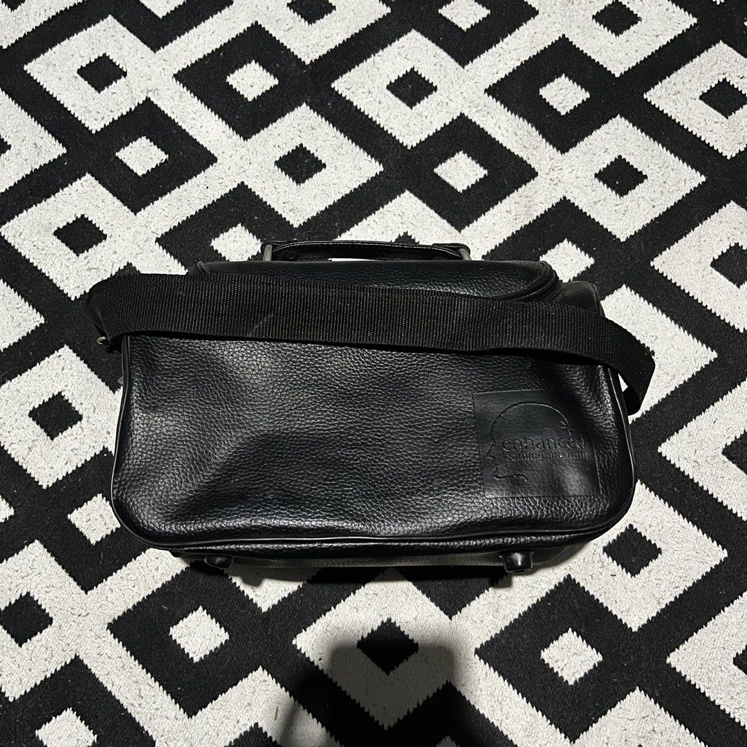 genuine leather camera bag (Category: Camera Bags & Carriers) located in Manila. Submitted by seven.stitch (Listing ID 1449255509, Image 2). Description: .