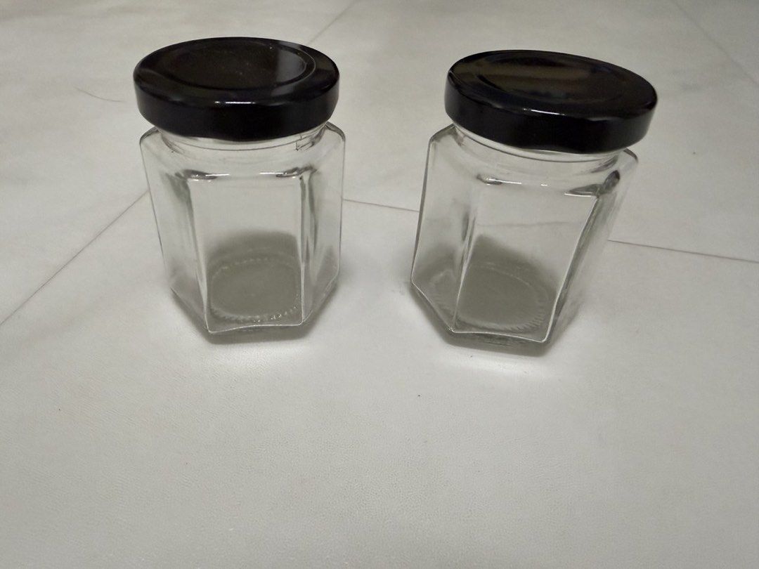 Glass Jars with Black Lids507553347042682883