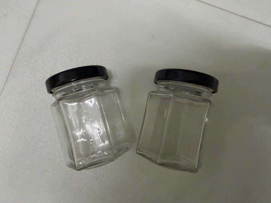 Glass Jars with Black Lids507553347042682881