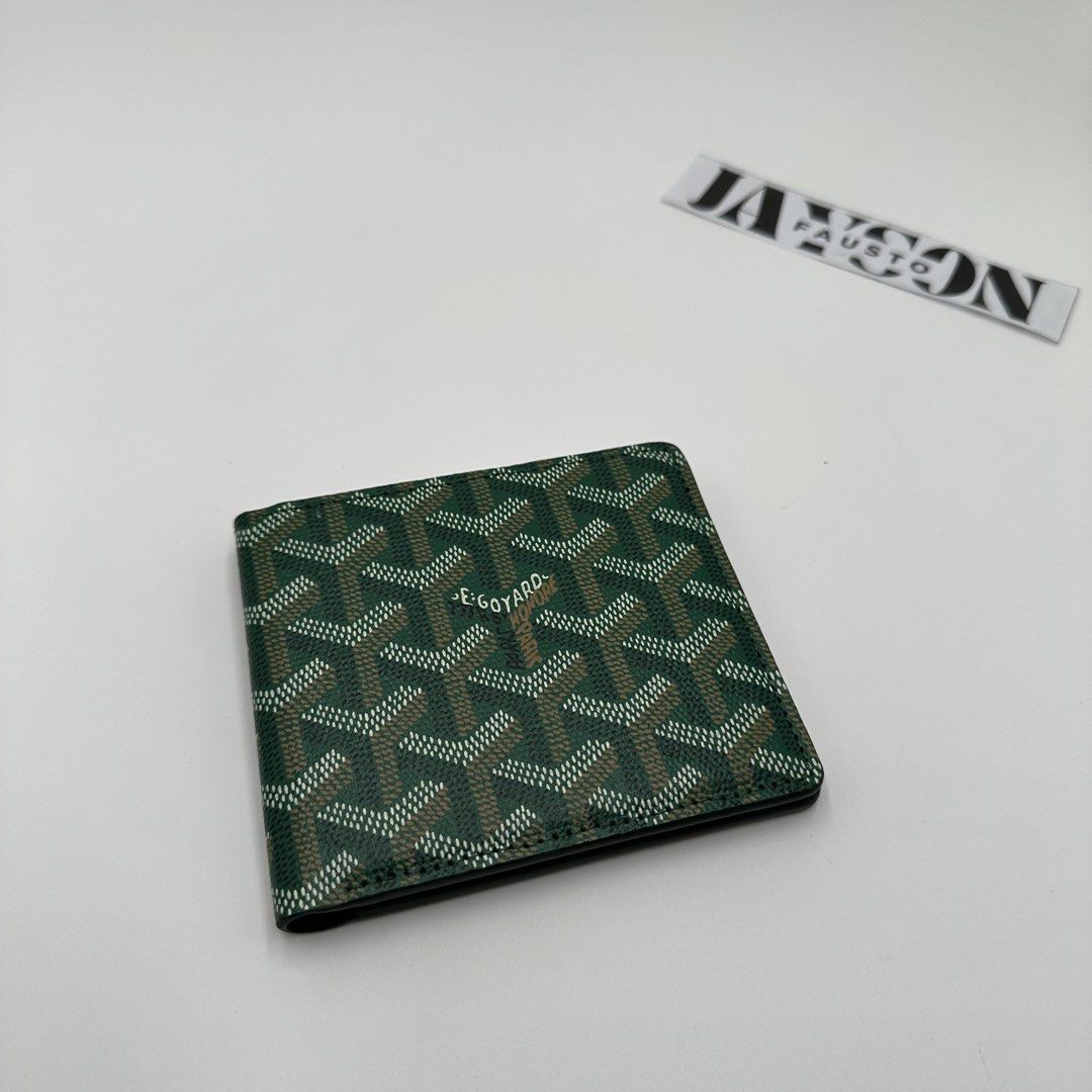 Goyard wallet (Category: Luxury Bags & Wallets) located in Talavera. Submitted by puppyinsane (Listing ID 1449246279, Image 1). Description: Goyad wallet no code Goods lang po pang personal Surplus wallet maganda at presentable Leather: 10/10.