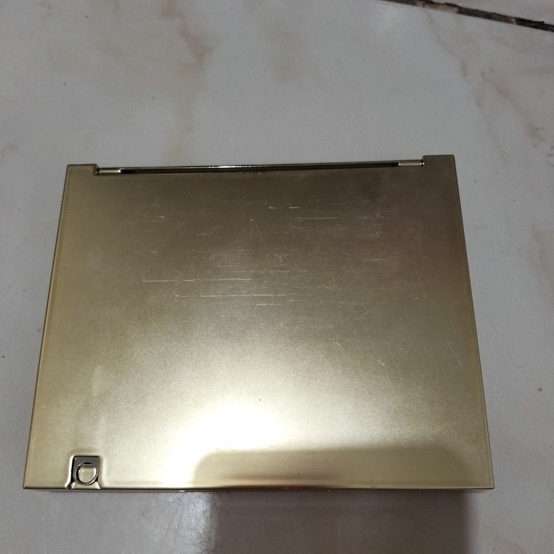 GRWM Makeup Palette (Category: Makeup) located in Muntinlupa City. Submitted by jaehyunpeaches (Listing ID 1449150176, Image 2). Description: - Pink empty makeup palette - 6 slots for eyeshadows or blushes - Gold interior with a mirror - Ideal for organizing and customizing your makeup collection.