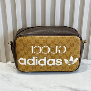 (Category: ) located in . Submitted by ohmylux_official (Listing ID 1449143000, Image 1). Description: .