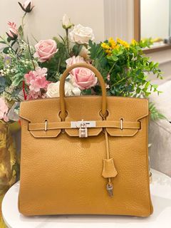 (Category: ) located in . Submitted by watchluxury888 (Listing ID 1449246681, Image 1). Description: .