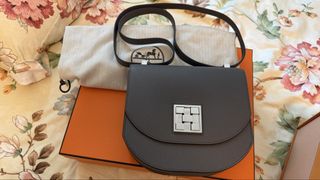 （分類：）位於 。 由 ginger_kt 提交（商品編號 1449142328，圖片 1）。簡介： 。