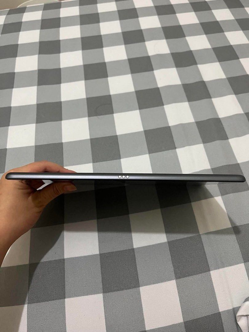 Ipad 9th Gen 256gb (Category: iPad) located in Manila. Submitted by peittlouis14255 (Listing ID 1449180767, Image 2). Description: Working fingerprints and buttons Wifi use only No history of repair no issue on icloud FREE PENCIL All working smoothly ❤️.