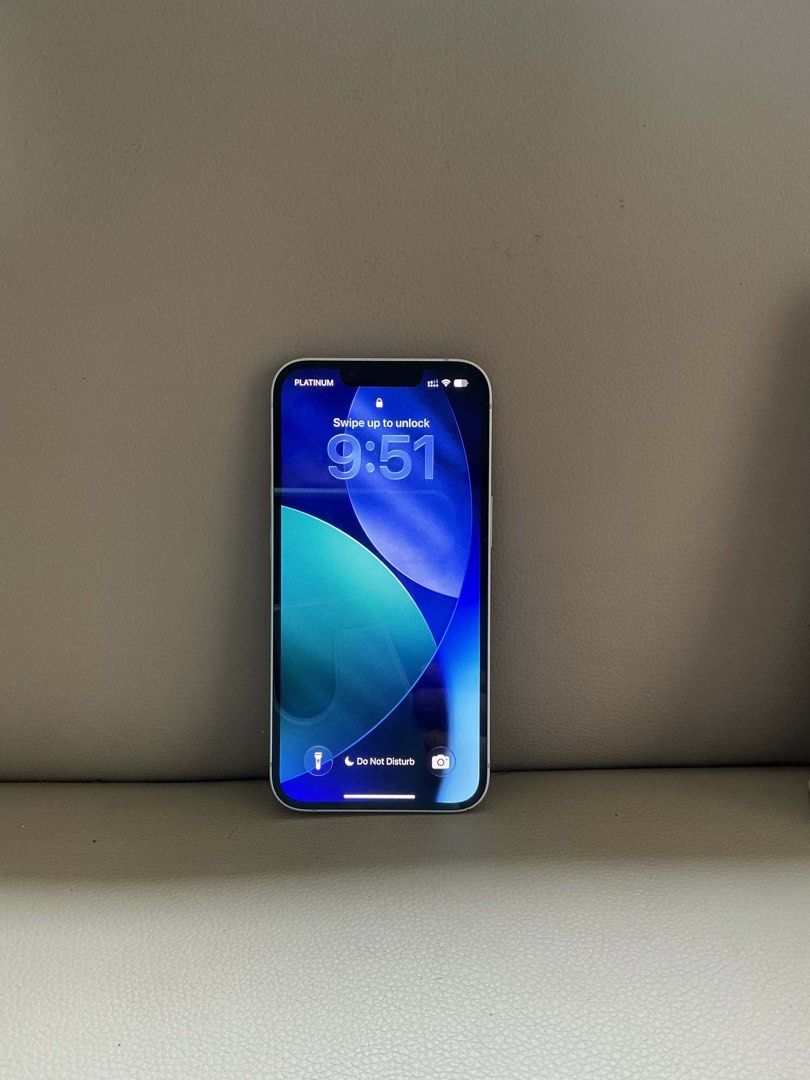 iPhone 16e (Category: iPhone X Series) located in Caloocan City. Submitted by jikkocmariano (Listing ID 1449116401, Image 2). Description: iPhone 16e 128GB White With original box Still under warranty until Aug 16, 2026.