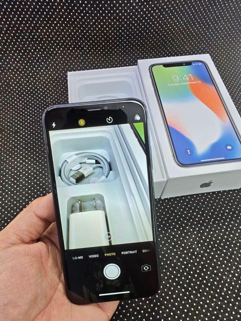 iPhone X 256gb (Category: iPhone X Series) located in Manila. Submitted by charms.krystal (Listing ID 1449197998, Image 3). Description: .