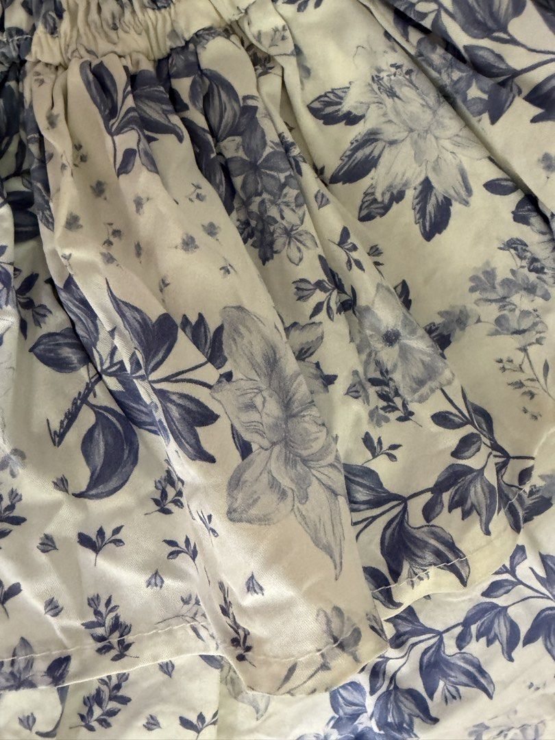 Isa The Label Kaia Set in Toile (Category: Sets or Coordinates) located in Pasig City. Submitted by peonyfield (Listing ID 1449189963, Image 2). Description: - Cute blue floral print two-piece set from Isa The Label. - Comfortable and stylish, perfect for summer days or beach vacations. - Size: Small (S) - Never worn, only tried on.