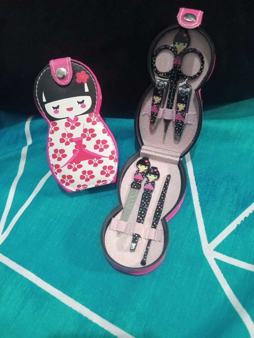 Japanese Nail Clipper Set (Category: Foot Care) located in Pasig City. Submitted by avril_1623 (Listing ID 1449326089, Image 2). Description: 6pc set includes fingernail clipper, toenail clipper, nail scissors, nail file, ear pick and tweezers. Very pretty Japanese Kokeshi doll design case. It is very popular in gift and souvenir shops in Japan Perfect manicure set for home, travel and gift. dimension: 11.5 x 6.5 x 2.5cm (4.5 x 2.5 x 1inch).