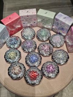 (Category: ) located in . Submitted by makeupaddict78 (Listing ID 1449190345, Image 1). Description: .