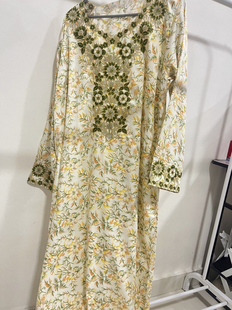 Jubah Abaya (Category: Dresses) located in Rembau. Submitted by zawanahzakir (Listing ID 1449271813, Image 1). Description: Never worn .