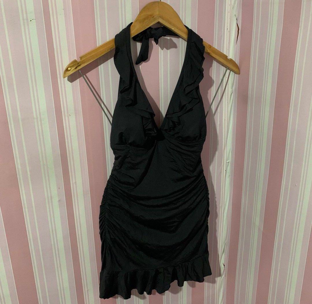 Kenneth Cole Sexy Swimsuit (Category: Bikinis & Swimsuits) located in Manila. Submitted by justonemor27277 (Listing ID 1449261512, Image 2). Description: No Flaws or Issues Cute Ng ruffles mga sissy and may built in panty na! so good for the summer season..
