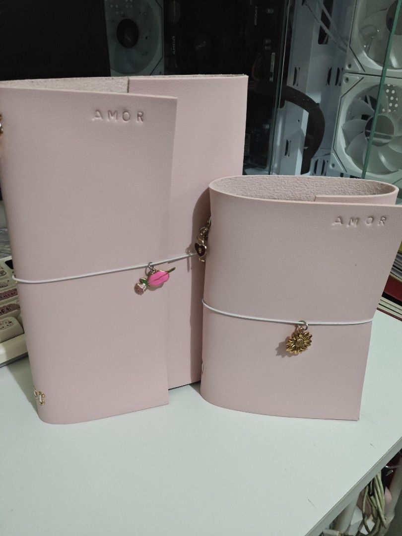 Leather Folio Set (Category: Stationery & School Supplies) located in Valenzuela. Submitted by tranquilliteahaven (Listing ID 1449260697, Image 1). Description: .