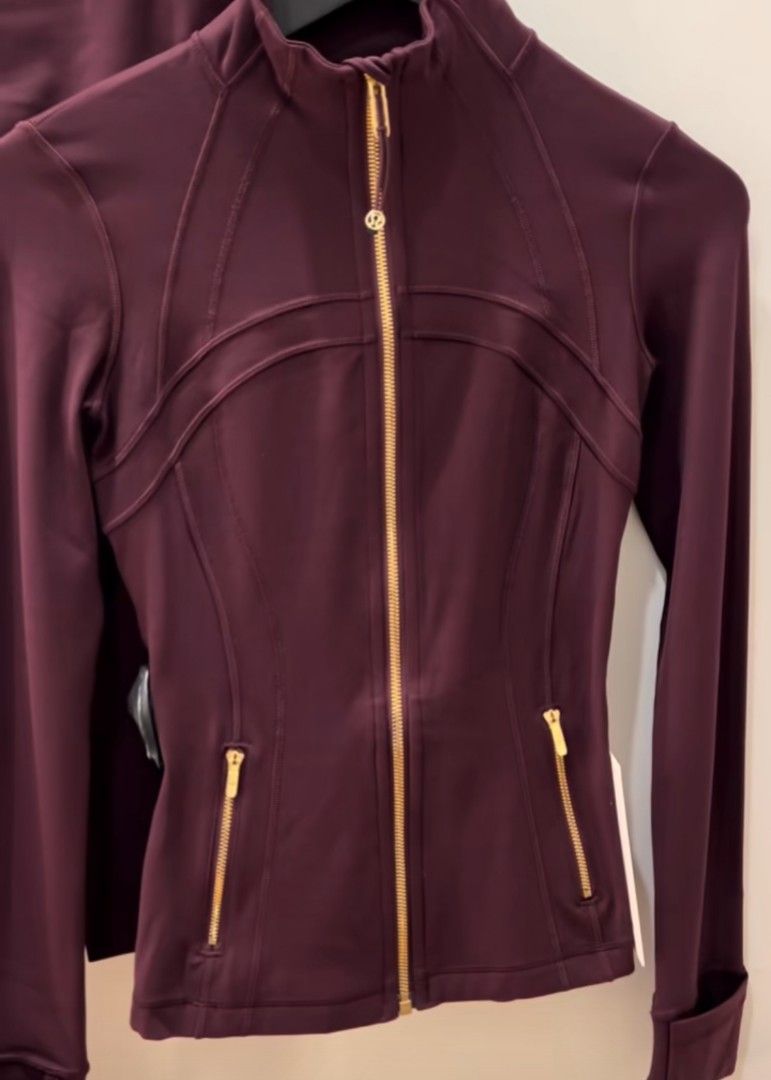 LF Lululemon Define Jacket in either Black Plum, Garnet, Deep Ruby (Category: Activewear) located in Manila. Submitted by justonemor27277 (Listing ID 1449227994, Image 3). Description: I will not be entertaining transactions that were not made and you will be blocked. My budget is 2k below po can't exceed because I'm only a student 🥹☝🏻 Size M can do cropped or not.