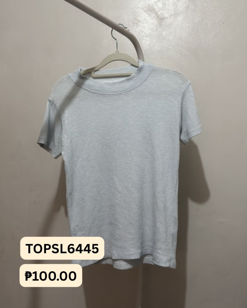 Light Blue Ribbed Mock Neck T-shirt (Category: Shirts) located in Antipolo. Submitted by declutteredbykia (Listing ID 1449193542, Image 1). Description: ✨ Please read before purchasing ✨ • Prices are negotiable within reason. • Bundle discounts are available for multiple items with a minimum total purchase of ₱1,000. • Shipping fee is to be shouldered by the buyer. • All items are pre-loved and well-used, so please manage your expectations. Minor