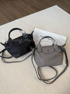 (Category: ) located in . Submitted by fashion.luxe (Listing ID 1449304835, Image 1). Description: .