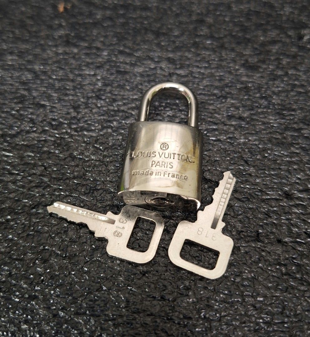 LV Padlock (surplus) (Category: Everything Else Others) located in Makati City. Submitted by hookvault (Listing ID 1449233285, Image 2). Description: LV Padlock Set With Code from Japan surplus as is po,pero working naman ,like new.