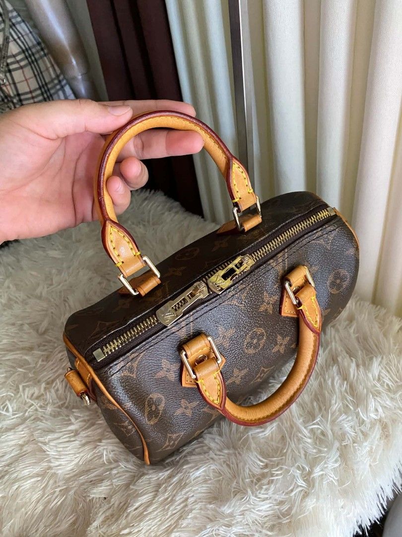 Lv speedy 20 (Category: Luxury Apparel) located in Tagum. Submitted by luxbagelyas (Listing ID 1449160823, Image 2). Description: super tibay no flaws sign of use only maganda pa.