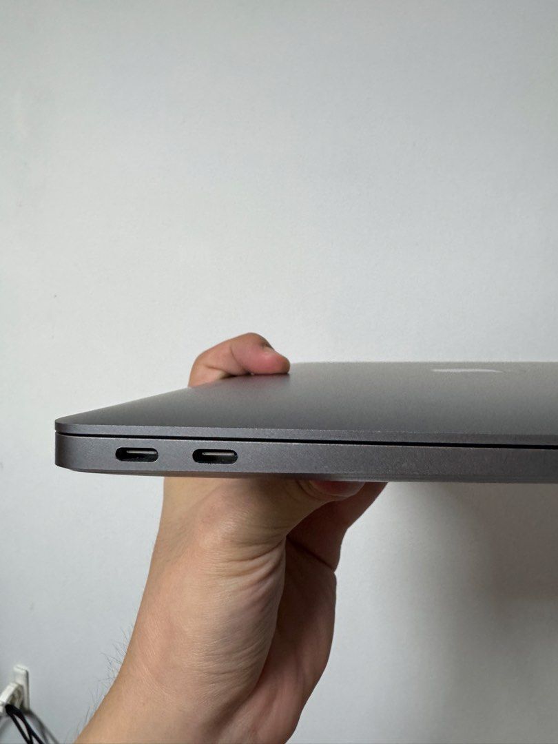 Macbook Air M1507601629522186241