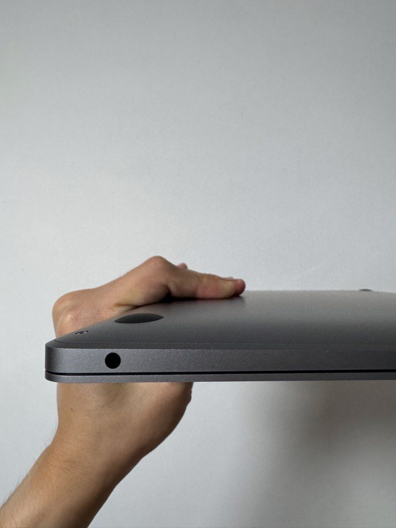 Macbook Air M1507601629522186243