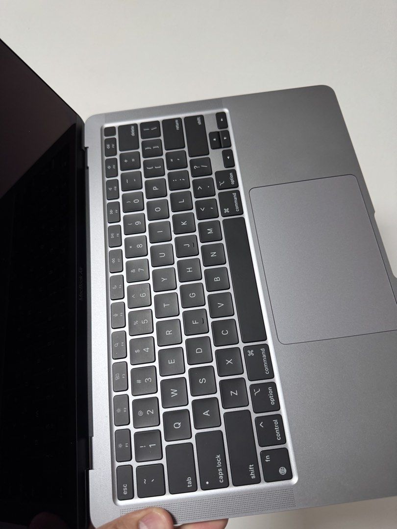 Macbook Air M1507601629522186244