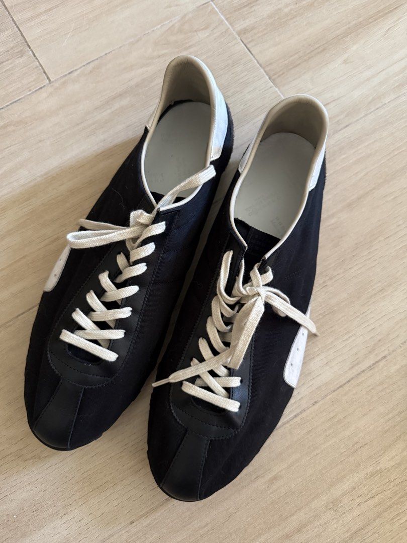 Maison Margiela Sprinter EU 45 （分類：波鞋）位於 Hong Kong。 由 sunboy1123 提交（商品編號 1449224846，圖片 1）。簡介： 原價$5800，連卡佛40% off有單。自己唔啱style快走。。