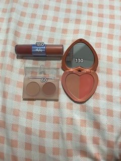 (Category: ) located in . Submitted by decluttersbyglai (Listing ID 1449266979, Image 1). Description: .
