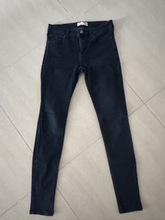 (Category: ) located in . Submitted by clearingCloset (Listing ID 1449180285, Image 1). Description: .
