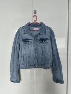 (Category: ) located in . Submitted by smilefashion08 (Listing ID 1449117088, Image 1). Description: .
