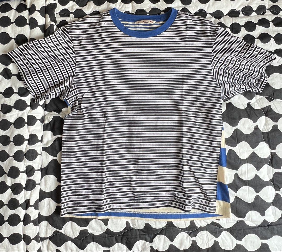 Marni x Uniqlo 橫間tee （前後唔同Pattern) （分類：T-shirt、恤衫、有領衫）位於 Hong Kong。 由 loulou888 提交（商品編號 1449154850，圖片 3）。簡介： 95%新， Marni x Uniqlo 橫間Tee, 前後唔同Pattern, 胸闊55 cm，衫長62 cm, 沙田華美孚站面交，順豐都可以。