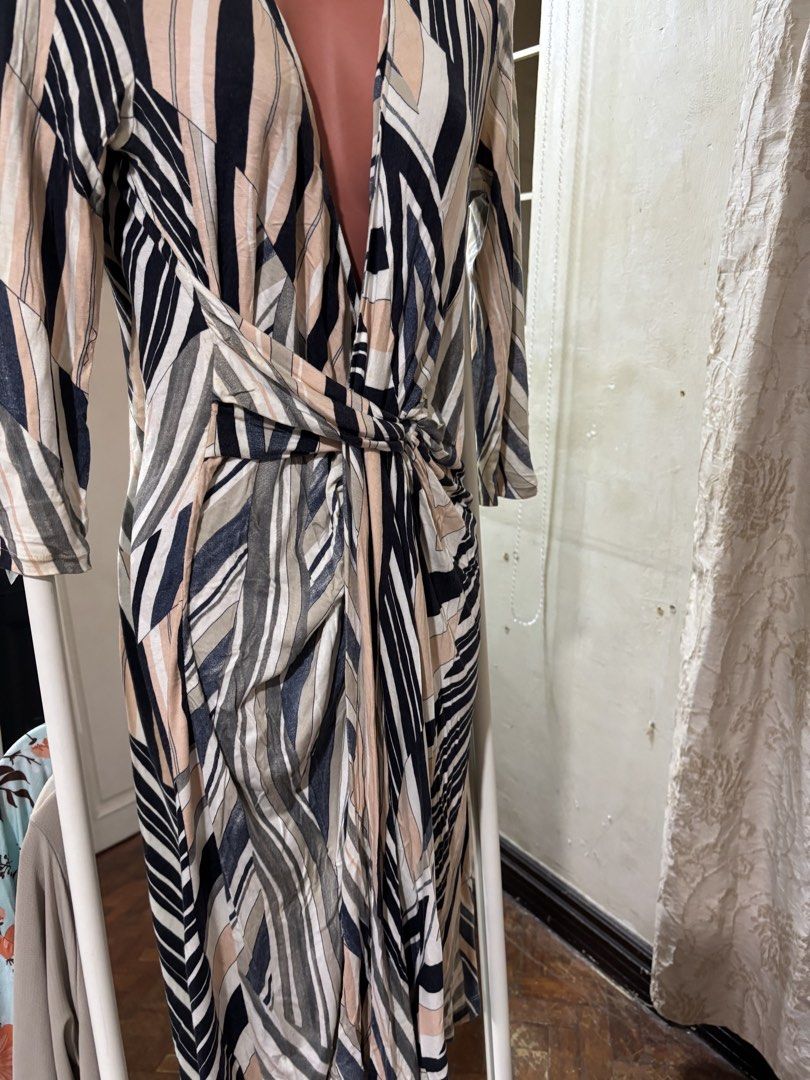 MAX&CO. Striped Wrap Dress (Category: Dresses) located in Bacoor. Submitted by shamraq (Listing ID 1449200947, Image 3). Description: - MAX&CO. dress - Bold striped pattern - Flattering wrap style - Knot detail at the waist - Nice fabric drape - Three-quarter sleeves - Perfect for dressing up or down.