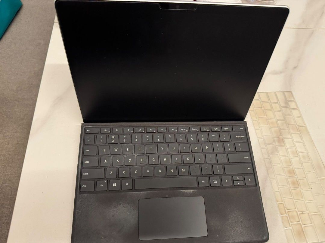 Microsoft Surface Pro 7 - i7, 16GB/512SSD win 11 pro