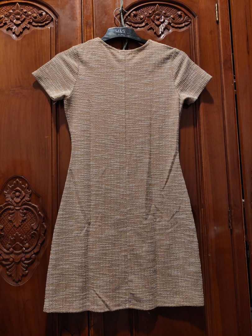 Mini dress catton on krem (Kategori: Gaun & Rok) berada di Tangerang. Dikirim oleh keiiithings (ID iklan 1449187243, Gambar 2). Deskripsi: - ukuran S - tidak ada cacat maupun noda - harga sudah termasuk admin 🍊 & packing - CO 🍊 (sudah gratong).
