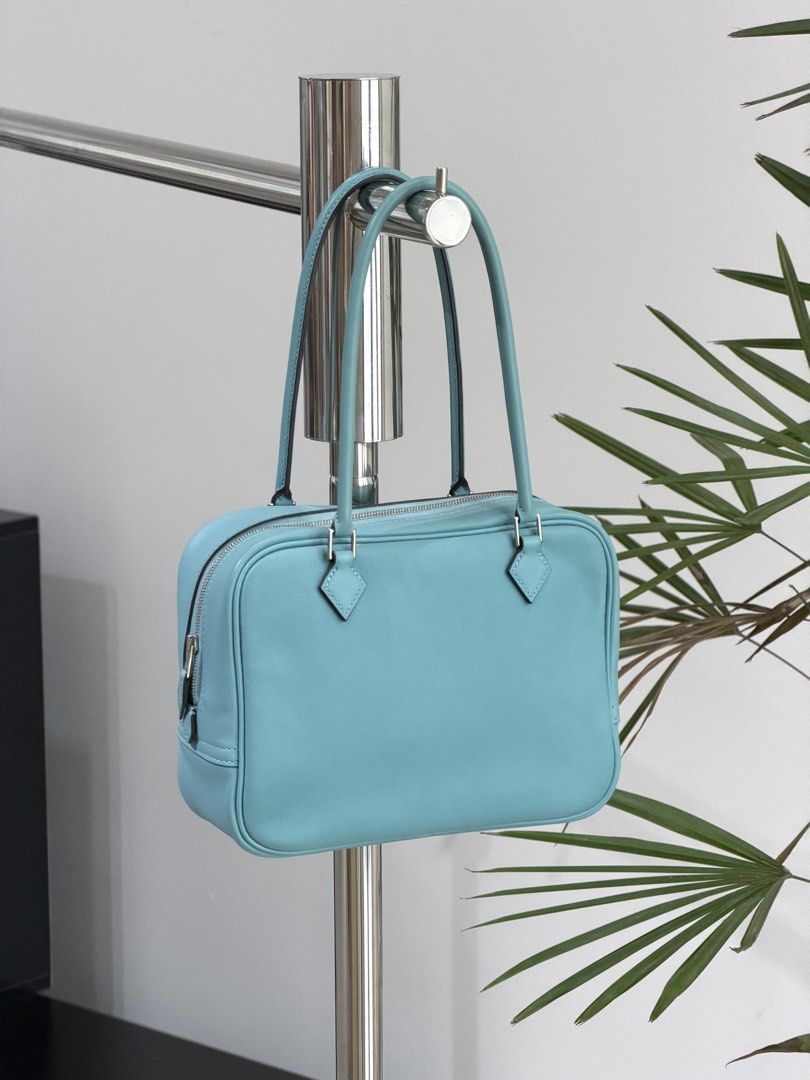 Mini Plume （分類：手袋及銀包）位於 Hong Kong。 由 hh_luxury 提交（商品編號 1449180816，圖片 2）。簡介： Hermes Mini plume 马卡龙蓝 swift皮 X刻 闲置99🆕。