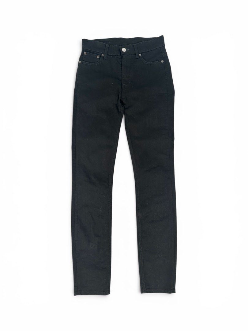 MM6 Maison Margiela (Category: Jeans) located in Manila. Submitted by draftdrops (Listing ID 1449193114, Image 1). Description: Plain with stitch design at the back and excellent condition Waistline :27 Length:40.