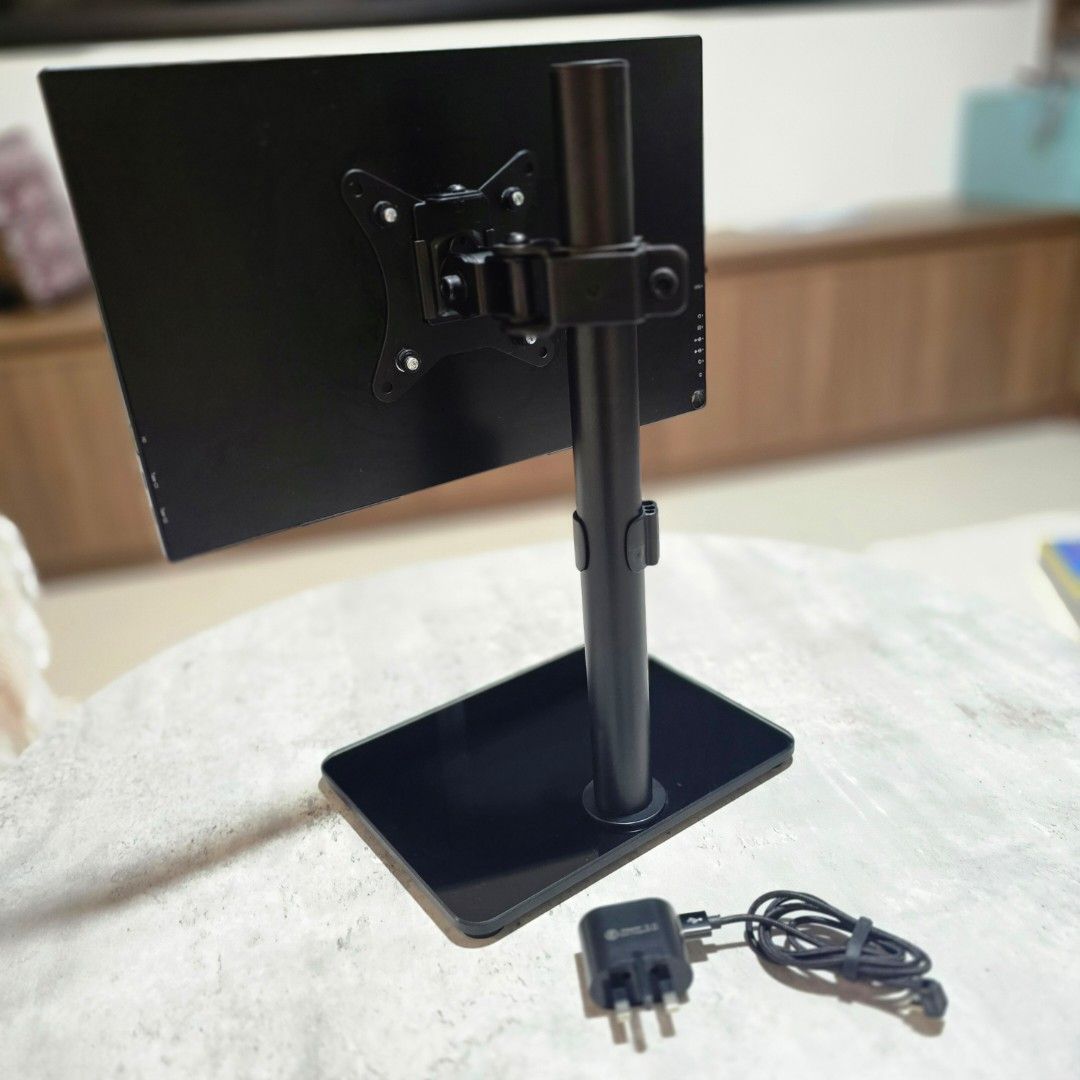 Monitor with Adjustable Stand – Excellent Condition507481956413624323