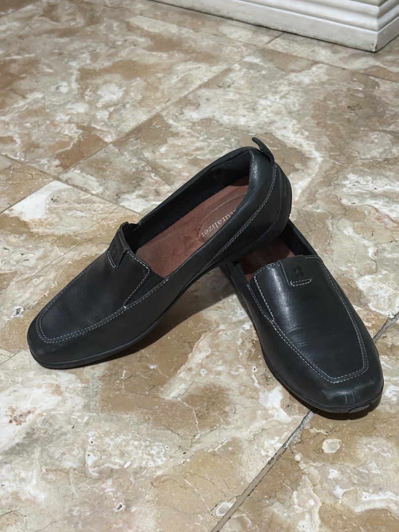 Naturalizer Black Leather Slip-On Loafers (Category: Loafers) located in Quezon City. Submitted by abondoc (Listing ID 1449132488, Image 2). Description: Authentic. Fits slim feet. Very good condition - Brand: Naturalizer - Color: Black - Style: Loafers (slip-on) - Material: Leather - Features: Stitching detail on front - Occasion: Work or casual outings - Condition: Soles show wear, but plenty of life remaining. Please check photos for detailed 