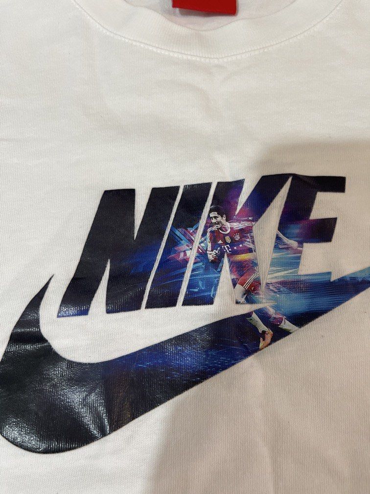 Nike耐克兒童全棉100%棉夏季短袖T恤 （分類：嬰兒及小童流行時尚）位於 Hong Kong。 由 lizlyc 提交（商品編號 1449182963，圖片 3）。簡介： Nike耐克兒童全棉夏季短袖T恤100%棉，旗艦店正品購入，原價200左右，穿過3-4次，8-9成新。。