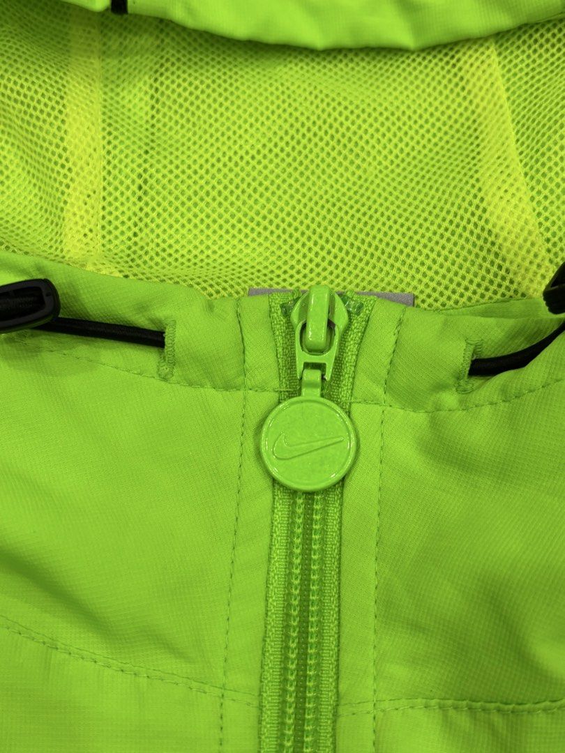 nike athletic dept windbreaker (Category: Coats, Jackets and Outerwear) located in Padang Serai. Submitted by paktamkacamata (Listing ID 1449319252, Image 3). Description: Warna - hijau Condition - GOOD USED ‼️ saiz - L pit-23 inch length -27 inch SEBELUM MEMBELI BOLE TENGOK GAMBAR DI ATAS SEBARANG PERTANYAAN BOLEH PM ITEM BUNDLE LIKE NEW ‼️.