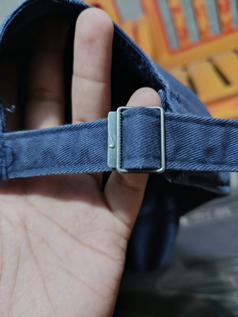 Nike Navy Blue Heritage 86 Cap (Category: Caps & Hats) located in Jasaan. Submitted by eliwhomp (Listing ID 1449279868, Image 2). Description: - Classic navy blue Nike cap - Iconic embroidered Nike swoosh logo - Adjustable strap for a comfortable fit - Made from 100% cotton - Ideal for everyday wear.