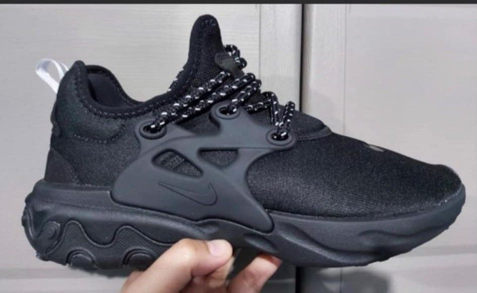 Nike React Presto Black Men 7.5 us (Category: Sneakers) located in Cainta. Submitted by patrickwilsonstore (Listing ID 1449321617, Image 2). Description: - Brand: Nike - Model: React Presto - Size: Men's - Features: Unique lacing system, comfortable React sole - Condition: Comes with original box - Ideal for: Everyday wear, athletic activities size 7.5 us bnew with box 3,350.