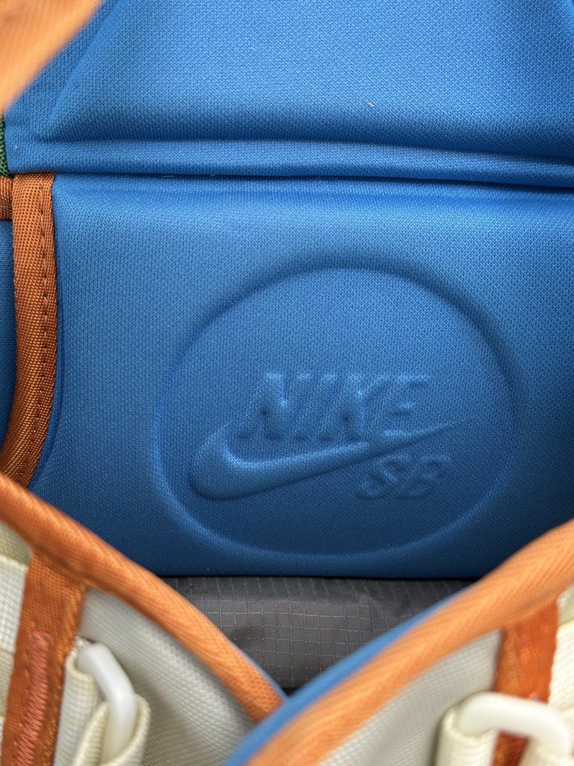 Nike SB “Buzz Lightyear” Backpack (Dunk low air force air max air Jordan undercover clot) （分類：背包）位於 Hong Kong。 由 yipyyt 提交（商品編號 1449206255，圖片 9）。簡介： Nike SB “Buzz Lightyear” Backpack 經典巴斯光年配色 收藏多年 未使用 帆布料依然挺身 自覺整體新淨 如圖 連腰帶 $3680。