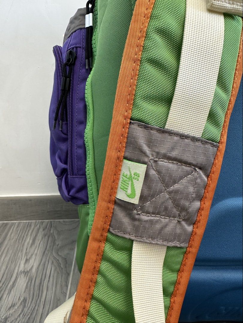 Nike SB “Buzz Lightyear” Backpack (Dunk low air force air max air Jordan undercover clot) （分類：背包）位於 Hong Kong。 由 yipyyt 提交（商品編號 1449206255，圖片 6）。簡介： Nike SB “Buzz Lightyear” Backpack 經典巴斯光年配色 收藏多年 未使用 帆布料依然挺身 自覺整體新淨 如圖 連腰帶 $3680。