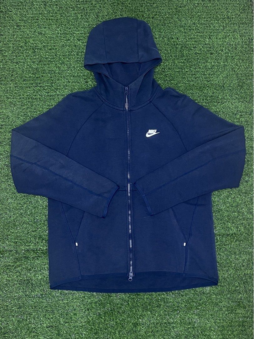 NIKE TECH FLEECE FULL ZIP HOODIE (Category: Coats, Jackets and Outerwear) located in Caloocan City. Submitted by gothrifted (Listing ID 1449127392, Image 1). Description: NIKE TECH FLEECE FULL ZIP HOODIE - thrifted - size XL - dimes: 23x27 - fair condition - issue: minimal color fading *color may vary due to lighting .