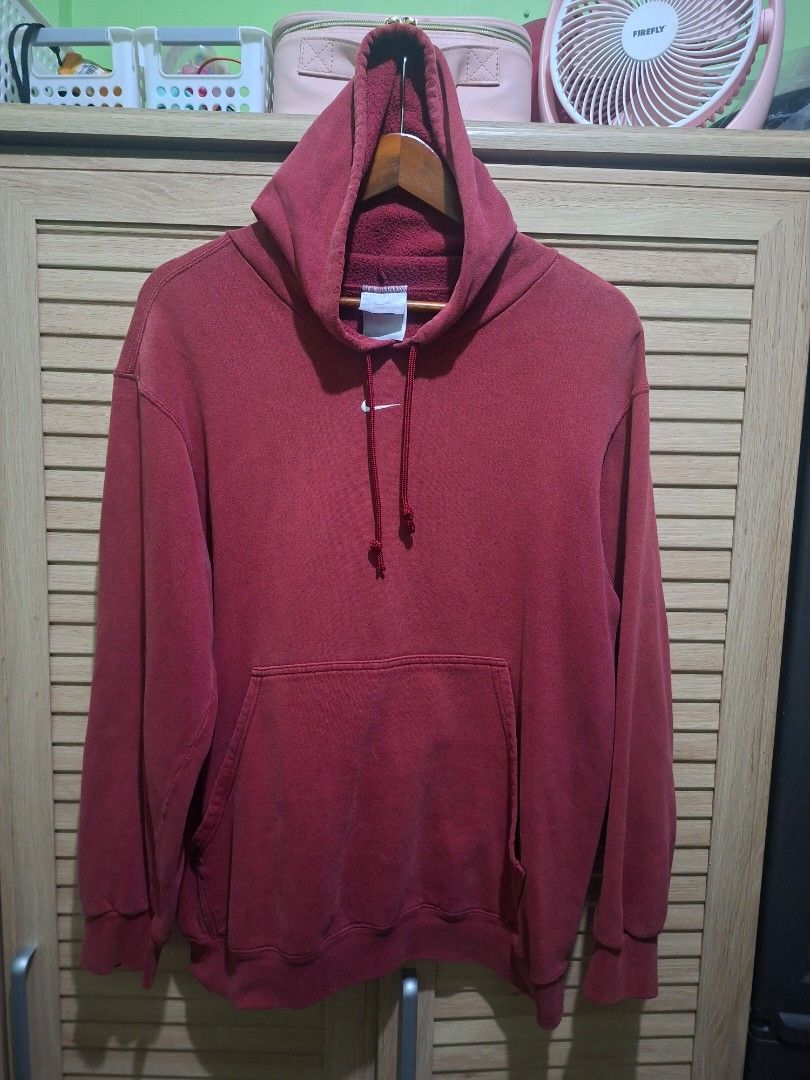 Nike Vintage hoodies aspack (Category: Hoodies) located in Paranaque City. Submitted by stufflykdat (Listing ID 1449112850, Image 1). Description: - Grey Nike Hoodie - Vintage feel - Classic Nike logo on chest - Made in USA - Size L - Great for casual wear.