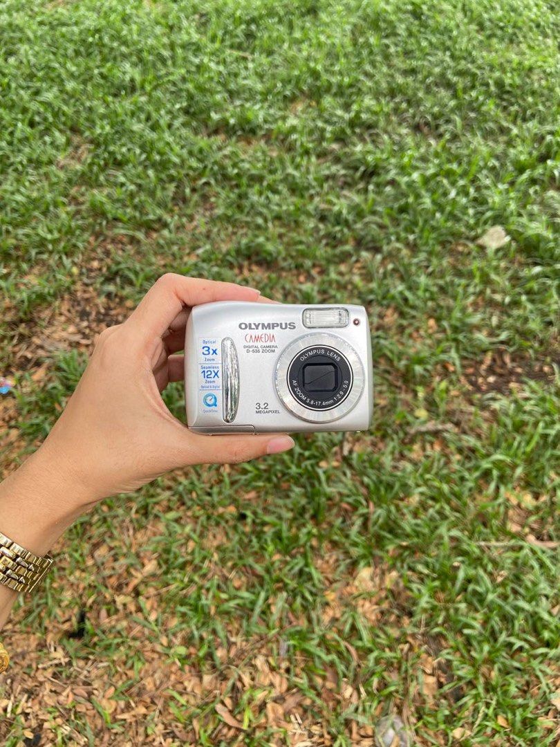 Olympus CAMEDIA D-535 ZOOM (Category: Cameras) located in Davao. Submitted by timelessfilm.co (Listing ID 1449115470, Image 1). Description: Olympus CAMEDIA D-535 ZOOM 🎞️ 3.2 megapixel 🎞️ 3x optical zoom 🎞️ Great condition (9.5/10) 🎞️ No signs of usage 🎞️ No issues, fully functional 🎞️ Clean lens 🎞️ With batteries Click for sample photos ———> #olympusd535 ✨Mode of payment: BPI or Gcash.