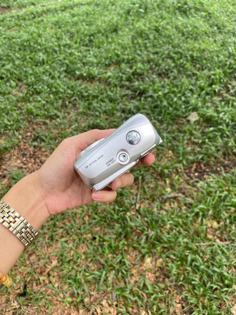 Olympus CAMEDIA D-535 ZOOM (Category: Cameras) located in Davao. Submitted by timelessfilm.co (Listing ID 1449115470, Image 3). Description: Olympus CAMEDIA D-535 ZOOM 🎞️ 3.2 megapixel 🎞️ 3x optical zoom 🎞️ Great condition (9.5/10) 🎞️ No signs of usage 🎞️ No issues, fully functional 🎞️ Clean lens 🎞️ With batteries Click for sample photos ———> #olympusd535 ✨Mode of payment: BPI or Gcash.