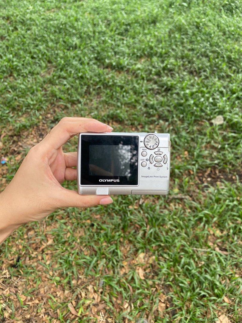 Olympus FE-130 (Category: Cameras) located in Davao. Submitted by timelessfilm.co (Listing ID 1449115140, Image 3). Description: Olympus FE-130 🎞️ 5.1 megapixel 🎞️ Good condition (9.5/10) 🎞️ No signs of usage 🎞️ No issues, fully functional 🎞️ Clean lens 🎞️ With batteries Click for sample photos ———> #olympusfe130 ✨Mode of payment: BPI or Gcash.